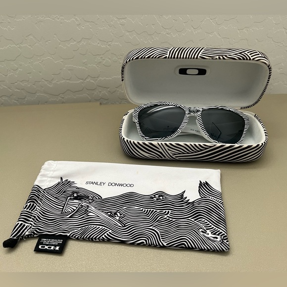 Oakley Stanley Donwood Jupiter Sunglasses - Picture 11 of 11